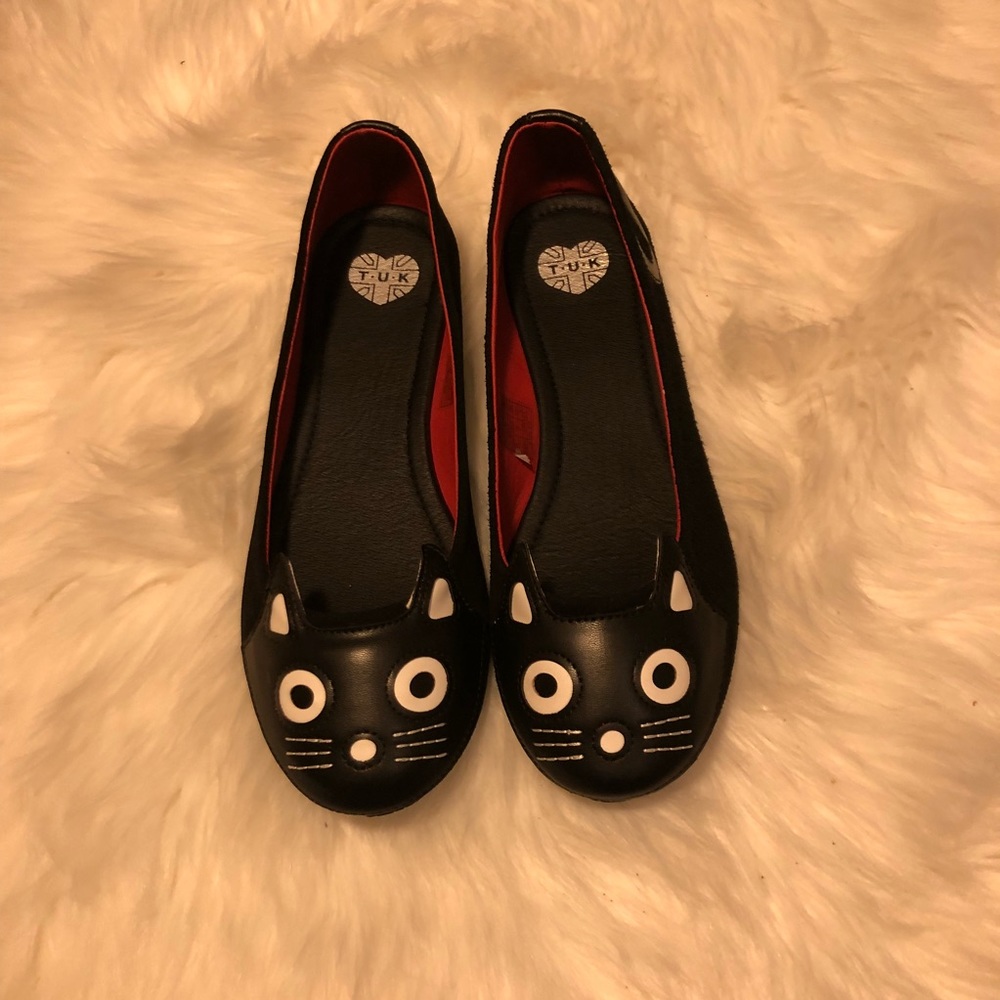 Adorable kitten shoes